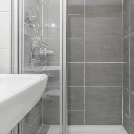 Moderne Mit Balkon In Suedostlage In Daire
