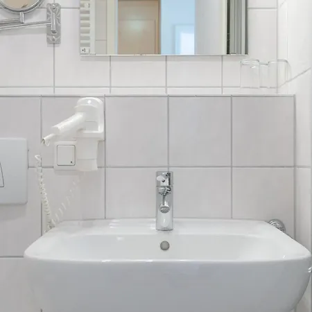 Moderne Mit Balkon In Suedostlage In Lejlighed
